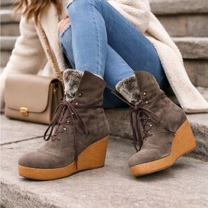 Booties wedge by Cacuco, size 8